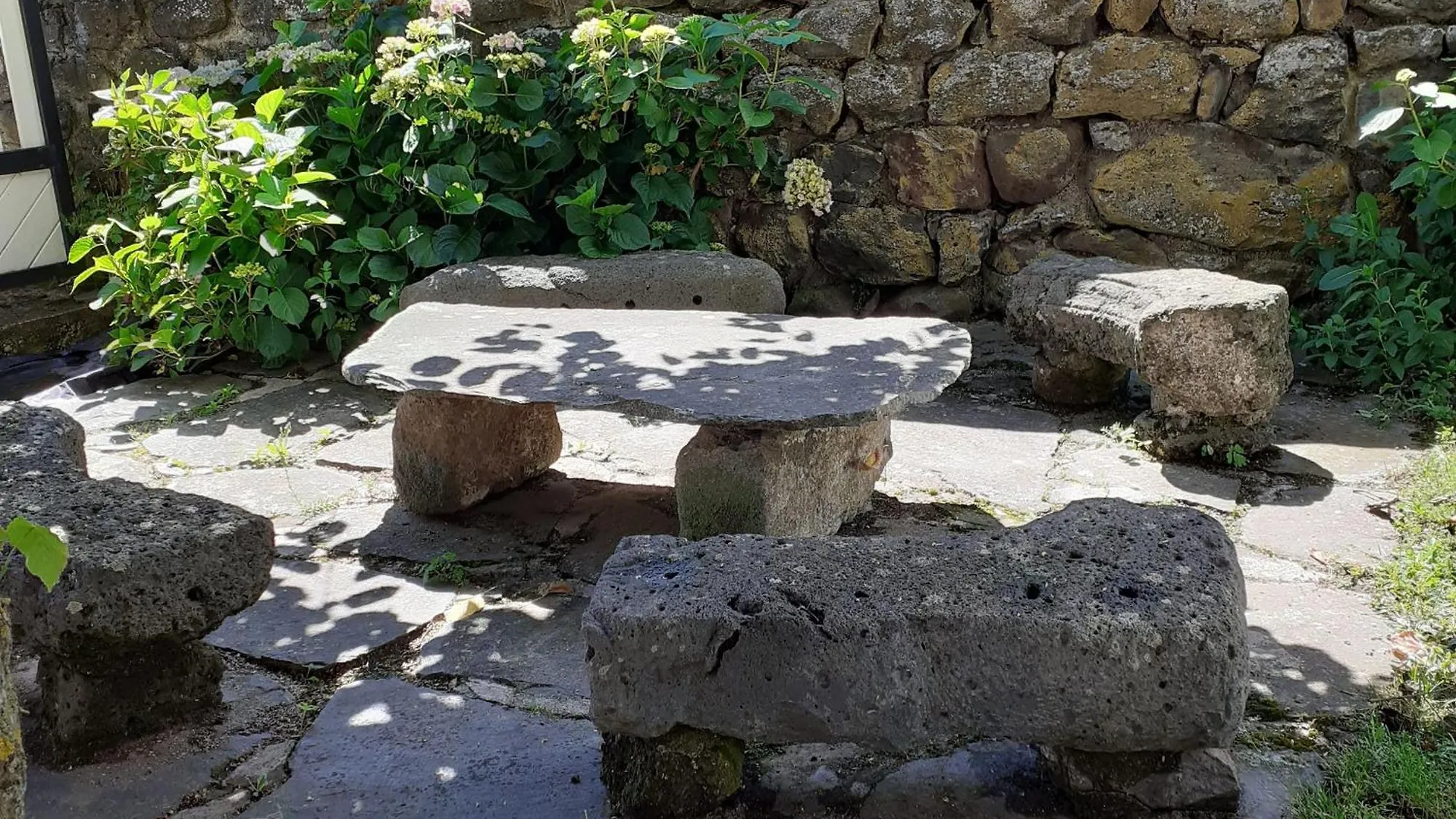 Gite Tout Inclus Avec Terrasse, Jardin Et Parkings, Proche Puy-En-Velay Et Chemins De Randonnee. - Fr-1-582-323 Seneujols 0*,  France