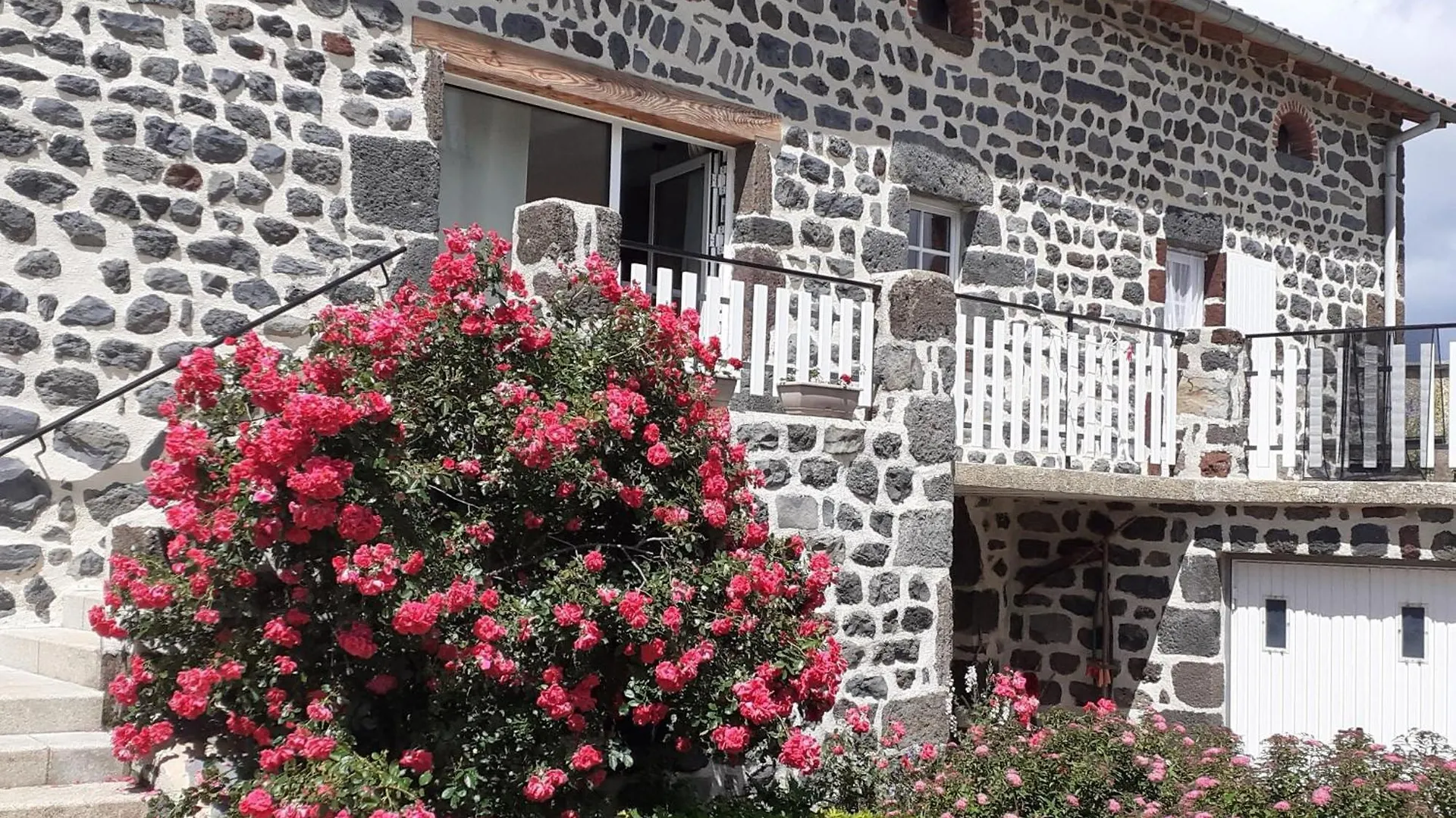 Gite Tout Inclus Avec Terrasse, Jardin Et Parkings, Proche Puy-En-Velay Et Chemins De Randonnee. - Fr-1-582-323 Seneujols